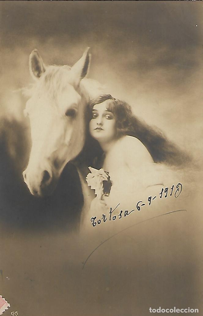 Postcards: ANTIGUA POSTAL-DAMA CON CABALLO (1913)
