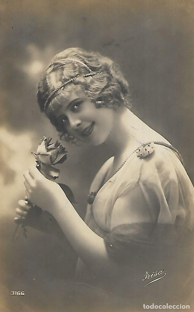 Postcards: ANTIGUA POSTAL-DAMA CON FLOR (Principios 1900)