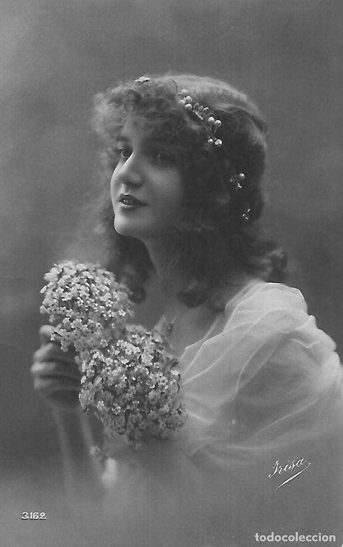 Postcards: ANTIGUA POSTAL-DAMA CON FLORES (1916)