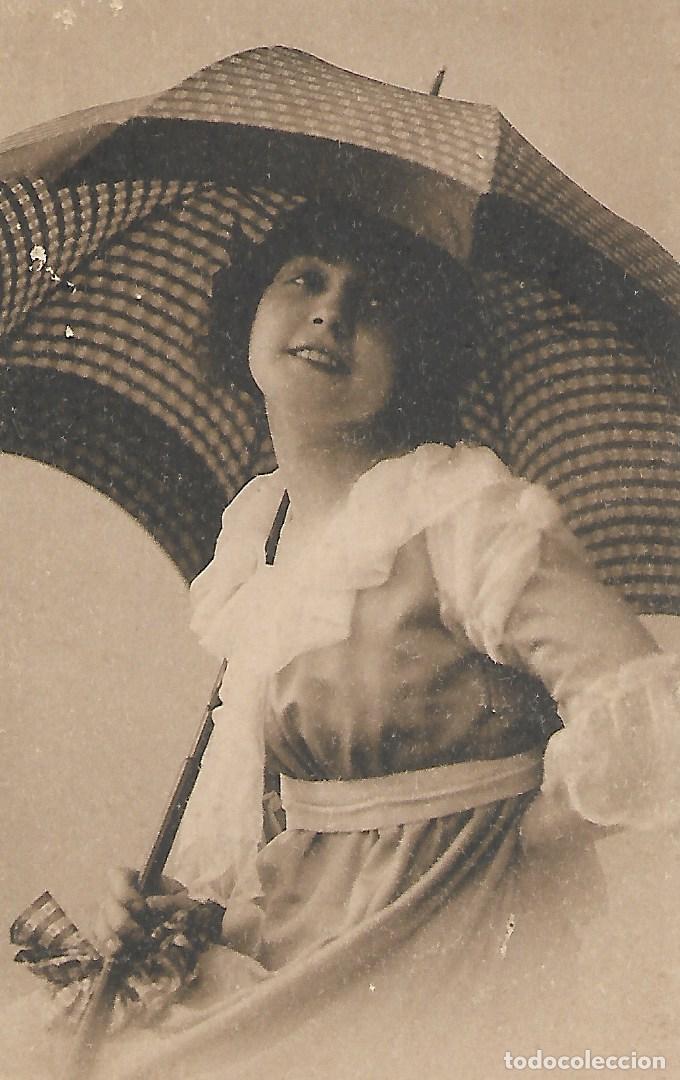 Postcards: ANTIGUA POSTAL-DAMA CON PARAGUAS (Principios 1900)