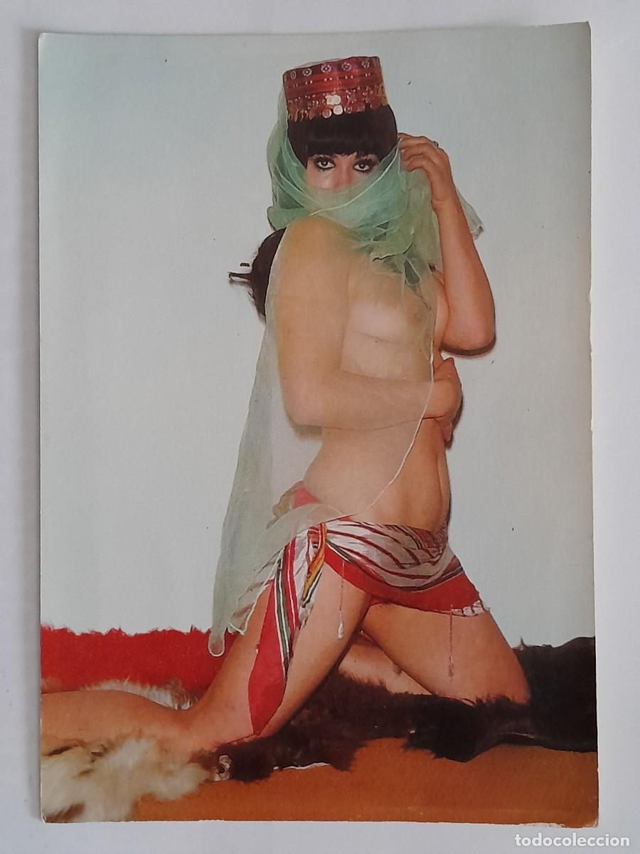 Postcards: ANTIGUA POSTAL MUJER DESNUDA DISFRAZADA DE MORA RV 2003