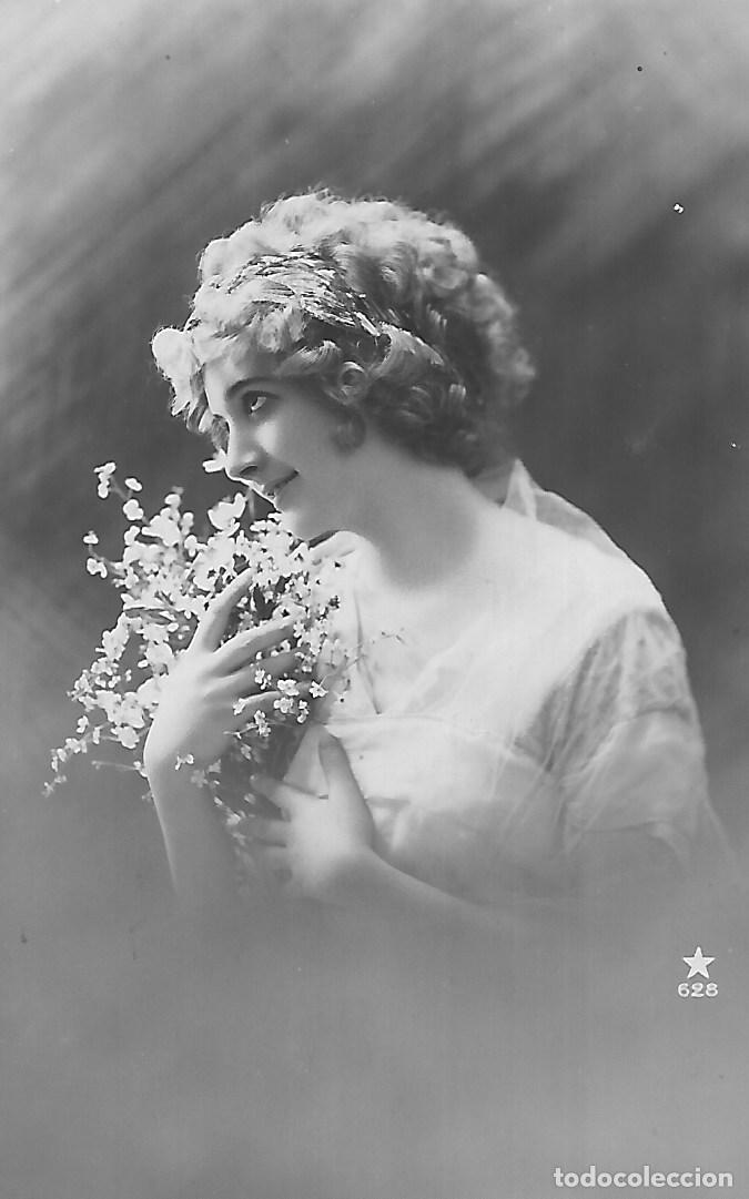 Postcards: ANTIGUA POSTAL-DAMA CON FLORES (1919)