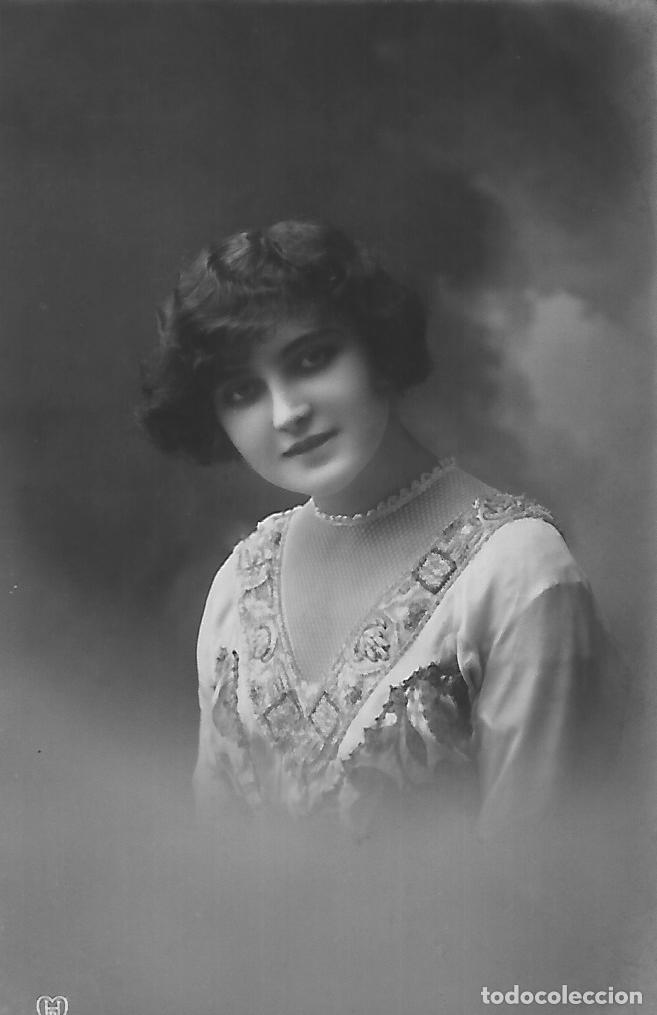 Postcards: ANTIGUA POSTAL-DAMA CON COLLAR (Principios 1900)