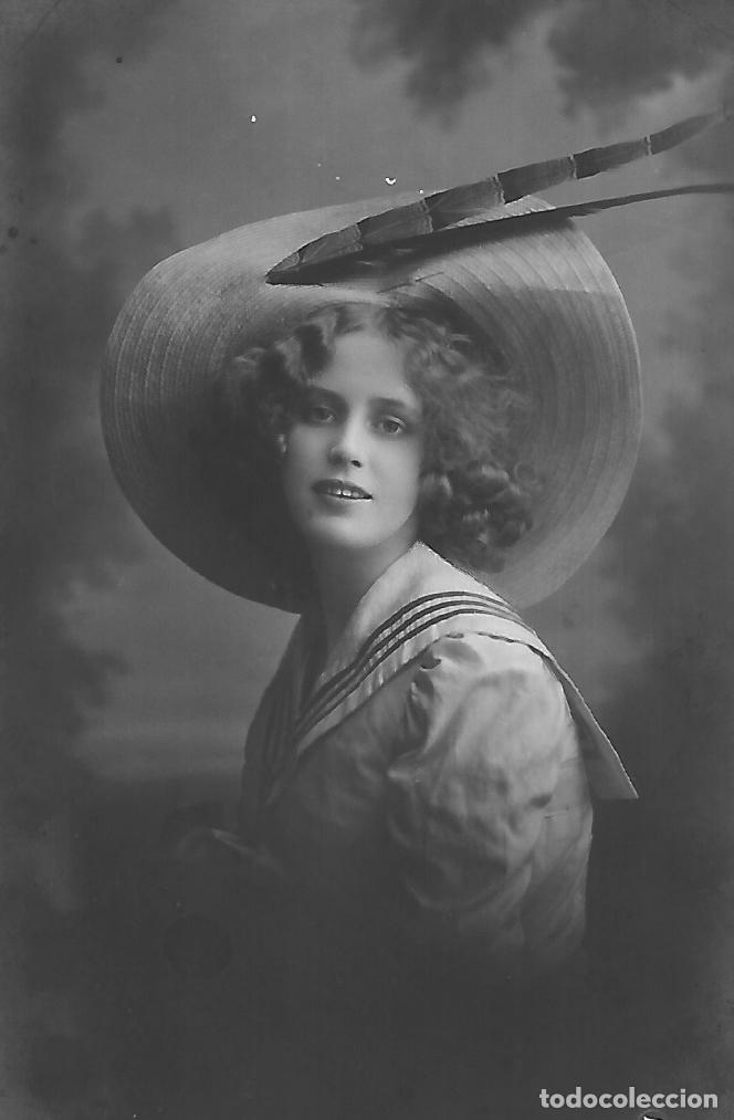 Postcards: ANTIGUA POSTAL-DAMA CON SOMBRERO (Principios 1900)