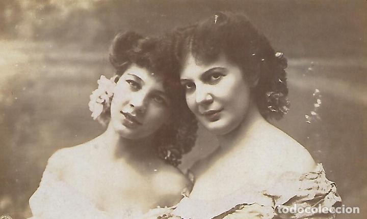 Postkarten: ANTIGUA POSTAL-PAREJA DE DAMS (Principios 1900)