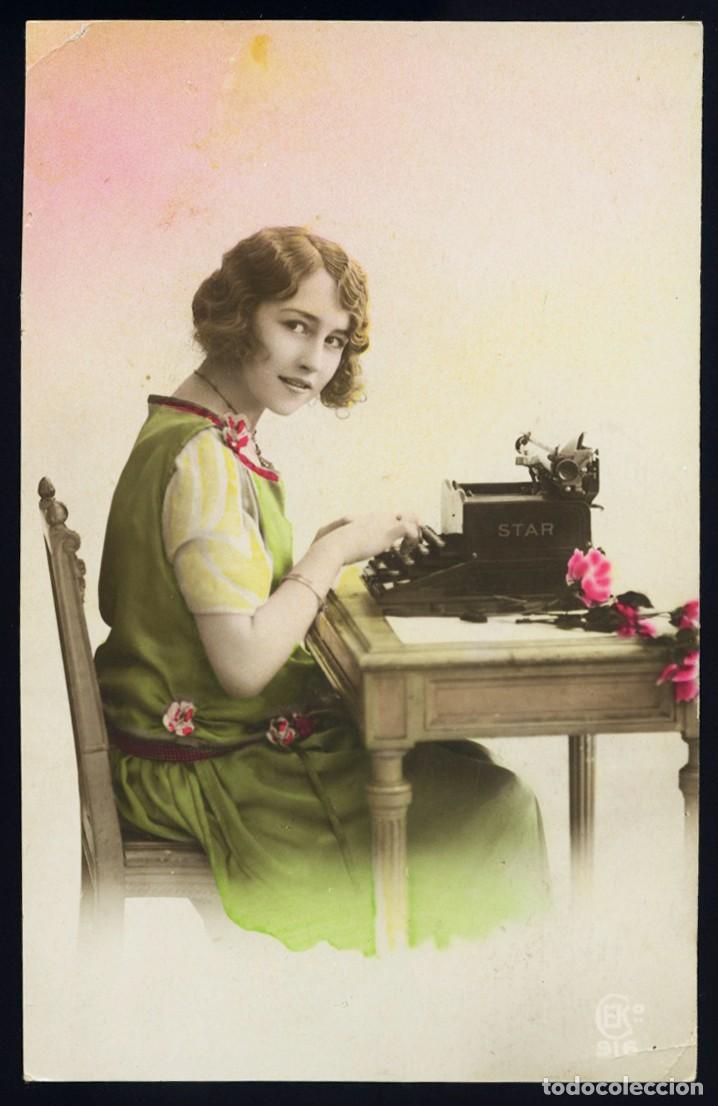 Postales: MUY ANTIGUA POSTAL JOVEN MECAN&Oacute;GRAFA - FRANCESA