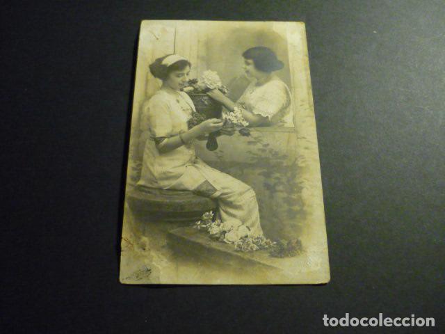 Cartoline: PAREJA DE MUJERES ANTIGUA POSTAL