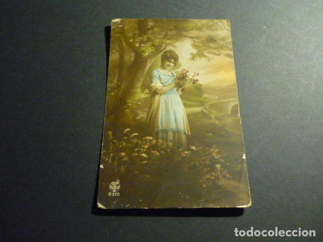 Postales: MUJER CON FLORES ANTIGUA POSTAL - Foto 1