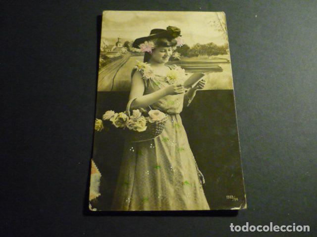Cartoline: MUJER ELEGANTE ANTIGUA POSTAL