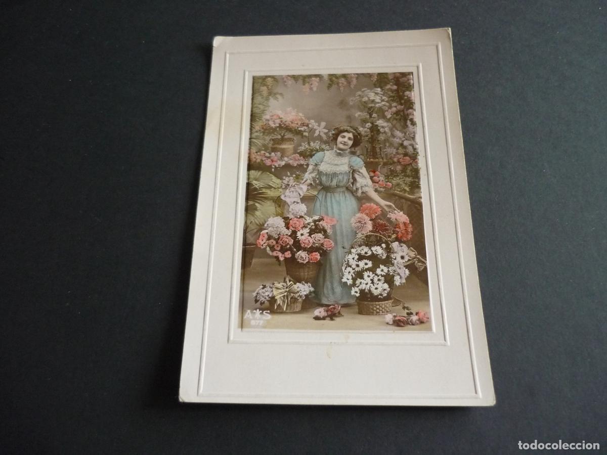 Postales: MUJER CON FLORES POSTAL - Foto 1