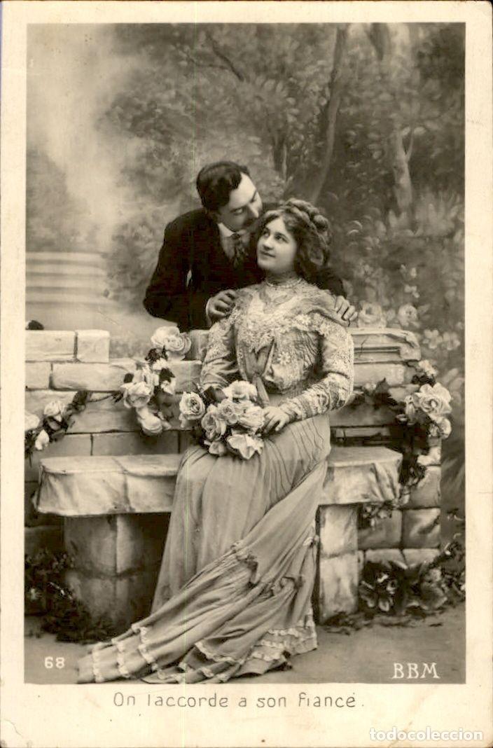 Postkarten: Antigua postal fotografia - Mujeres y Galantes - Circulada - Pareja - A&ntilde;os 1910/20