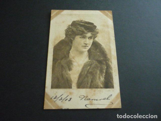 MUJER ELEGANTE POSTAL