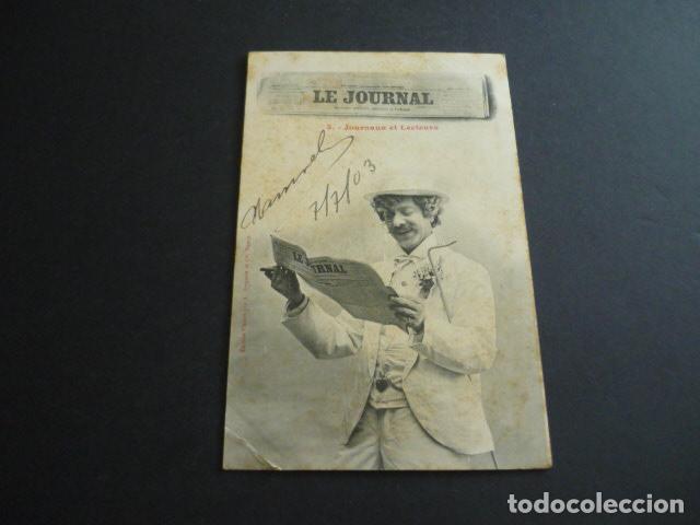 Cartoline: HOMBRE LEYENDO EL PERIODICO POSTAL