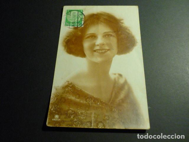 Postales: MUJER ELEGANTE POSTAL - Foto 1