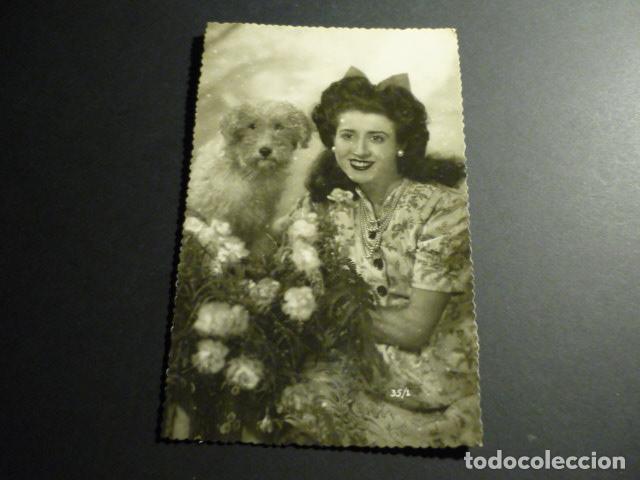 Postales: MUJER CON PERRO POSTAL - Foto 1