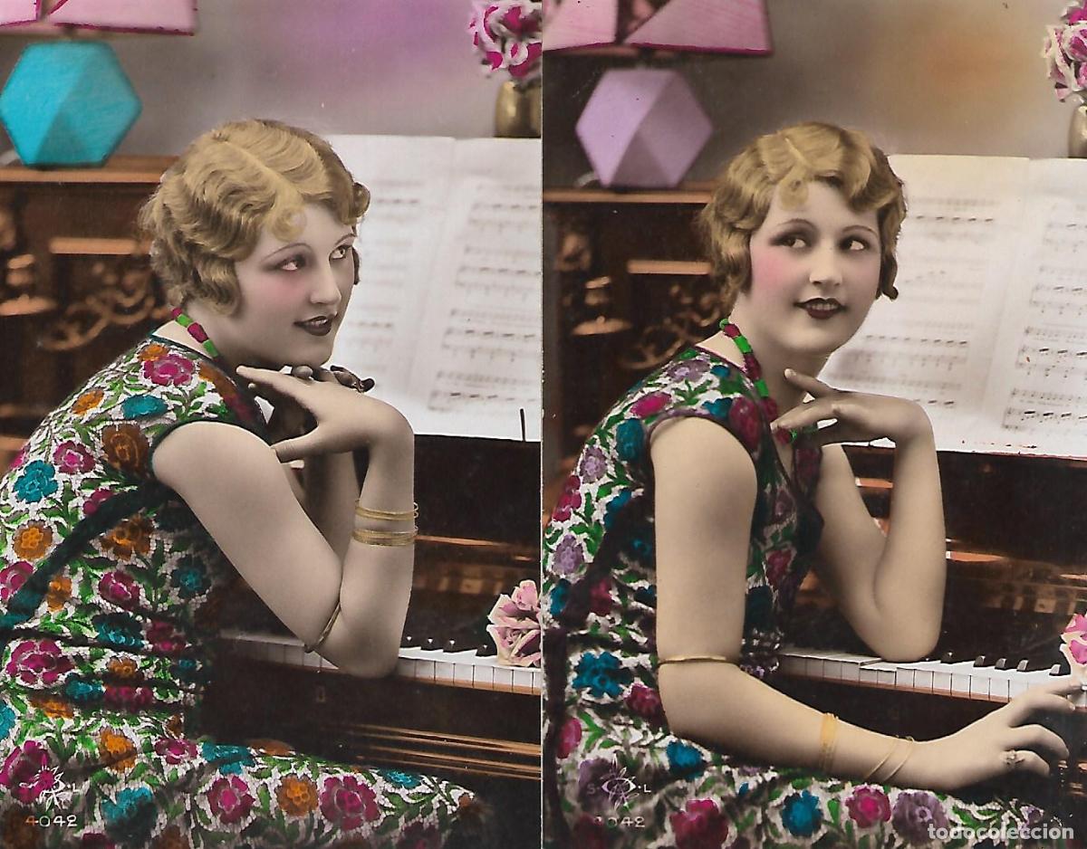 Cartoline: PAREJA DE ANTIGUAS POSTALES-PRECIOSA DAMA AL PIANO (A&ntilde;os 20)