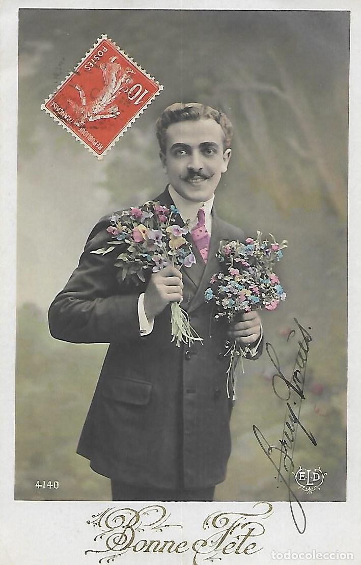 Postkarten: ANTIGUA POSTAL-GAL&Aacute;N CON DOS RAMOS DE FLORES (Principios 1900)