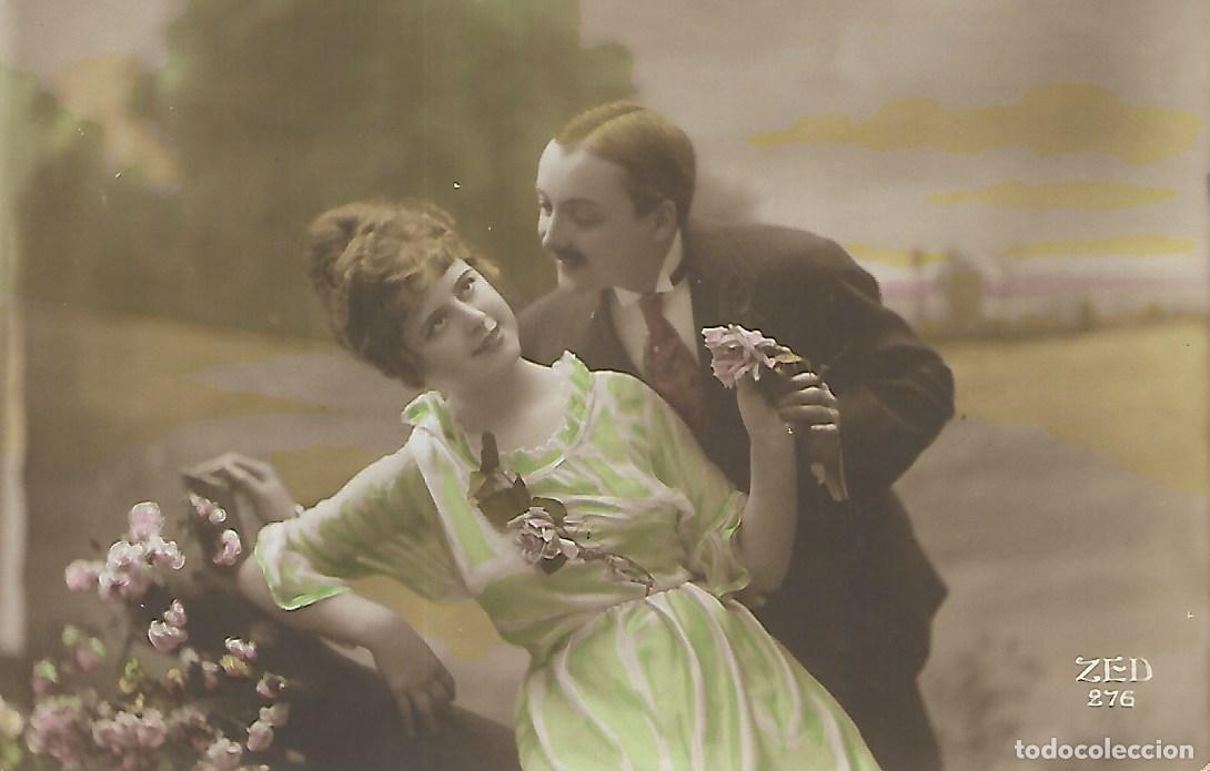 Postkarten: ANTIGUA POSTAL-PAREJA DE ENAMORADOS (1916)
