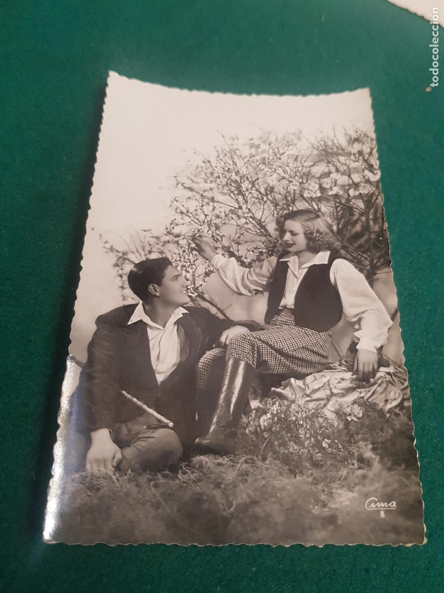 Postcards: ENAMORADOS EN EL CAMPO -AMA 8