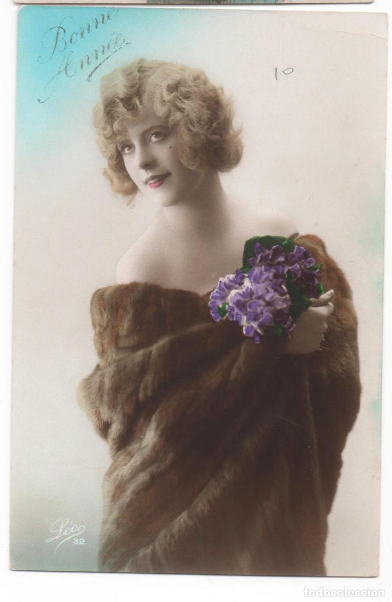Cartoline: Postal francesa principios del XX- sin circular-mujer con flores