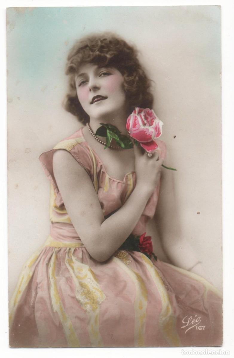 Cartoline: Postal francesa principios del XX- escrita-mujer con flores