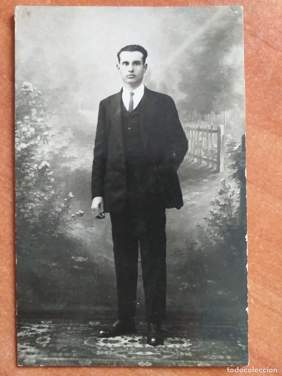 Cartoline: FOTOGRAF&Iacute;A DE CABALLERO JOVEN DE &Eacute;POCA EN POSTAL ANTIGUA