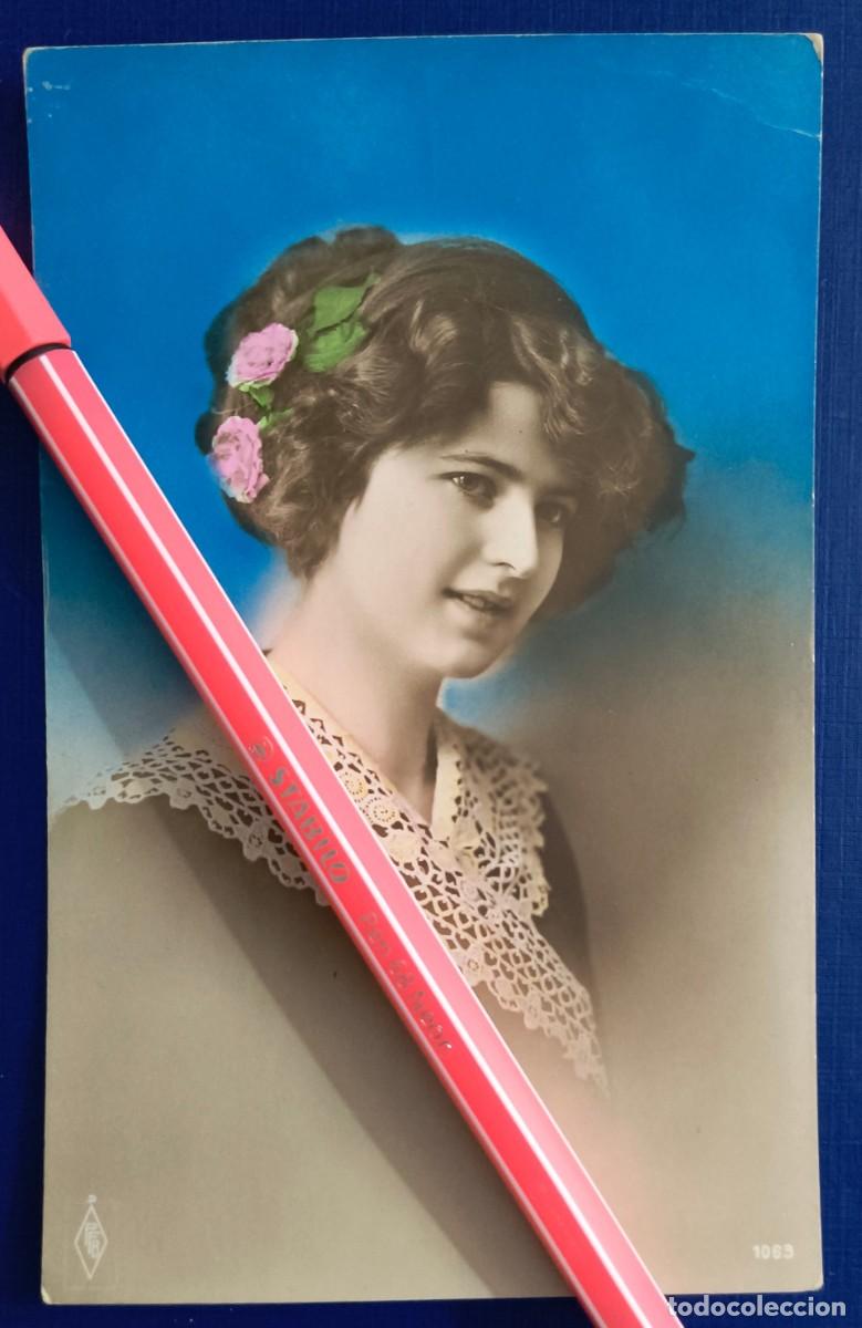 Postcards: BONITA POSTAL ANTIGUA DE MUCHACHA CON ROSAS - PFB 1063 - PRINCIPIOS SIGLO XX