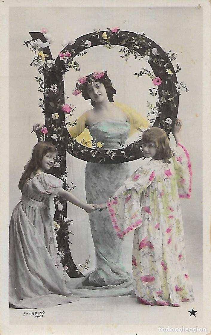 Postcards: DAMA CON DOS NI&Ntilde;AS (Letra P) Principios 1900
