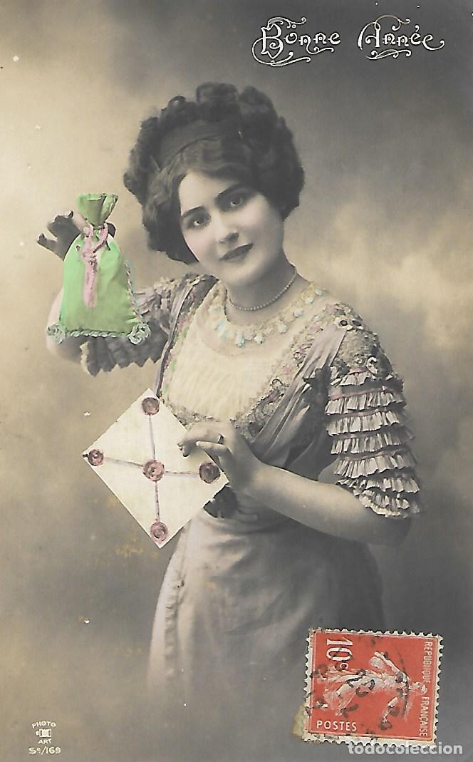 Postcards: ANTIGUA POSTAL-DAMA CON SOBRE LACRADO Y BOLSITA (Principios 1900)