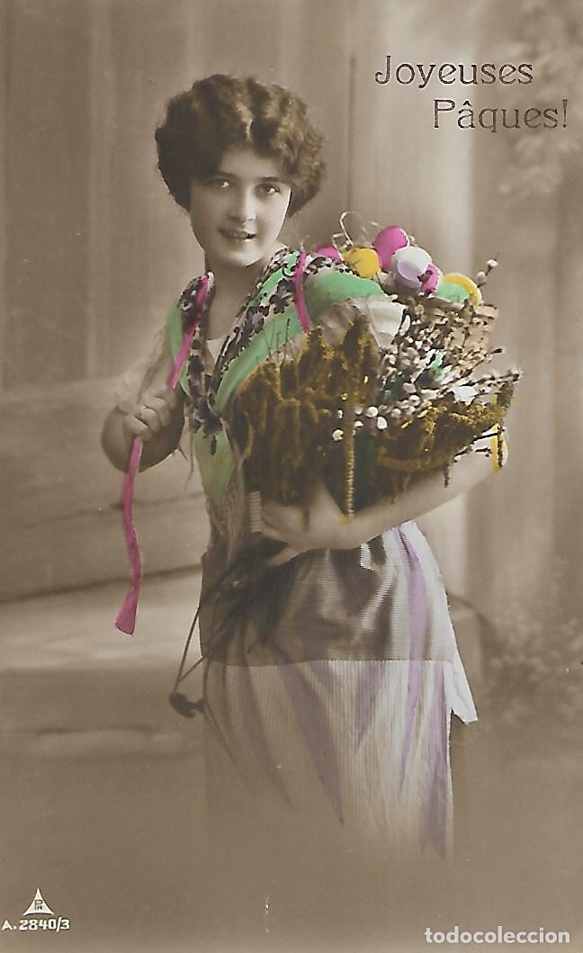 Postkarten: ANTIGUA POSTAL-DAMA CON CESTA DE FLORES (Principios 1900)