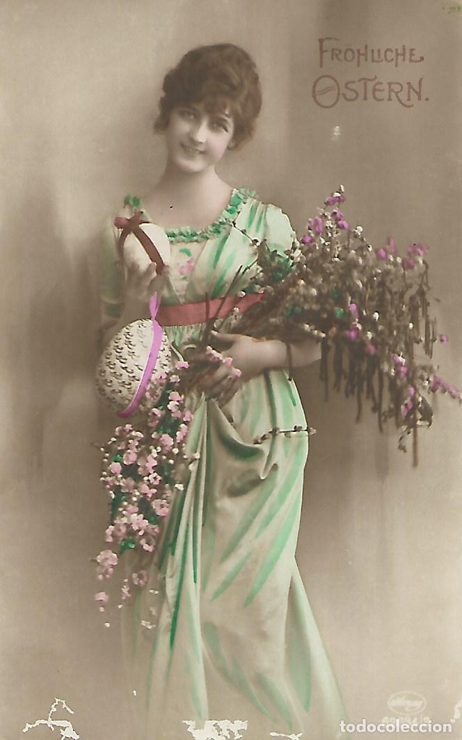 Postkarten: ANTIGUA POSTAL-DAMA CON FLORES (Principios 1900)