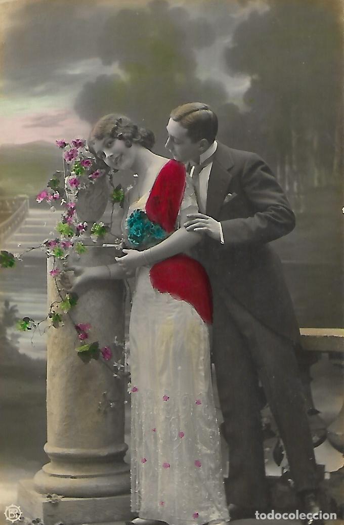 Postales: ANTIGUA POSTAL-PAREJA DE ENAMORADOS (Principios 1900)