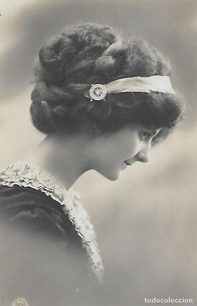 Postales: ANTIGUA POSTAL-DAMA CON DIADEMA (Principios 1900)