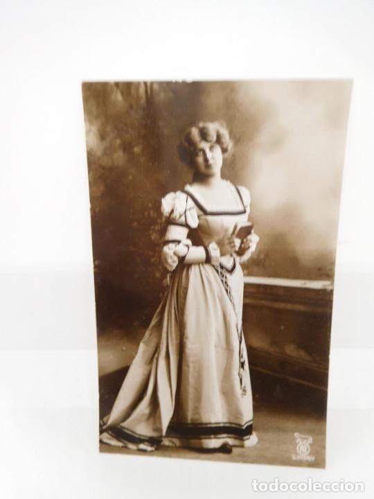 Postales: M69 Postal principios del s. XX. Galantes y mujeres. Enamorados. Parejas. Art Dec&oacute;. Sin circular. 3