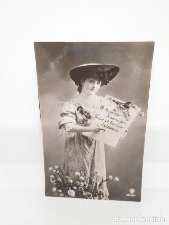 Postales: M69 Postal principios del s. XX. Galantes y mujeres. Enamorados. Parejas. Art Dec&oacute;. Sin circular. 4