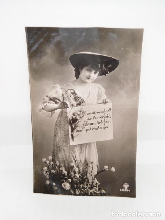 Postales: M69 Postal principios del s. XX. Galantes y mujeres. Enamorados. Parejas. Art Dec&oacute;. Sin circular. 5