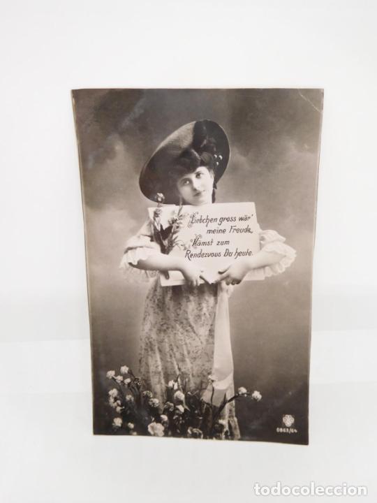 Postales: M69 Postal principios del s. XX. Galantes y mujeres. Enamorados. Parejas. Art Dec&oacute;. Sin circular. 6