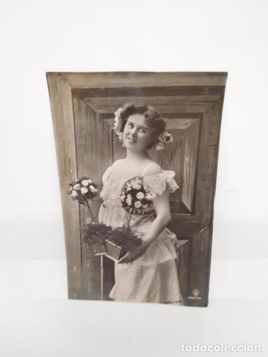 Postales: M69 Postal principios del s. XX. Galantes y mujeres. Enamorados. Parejas. Art Dec&oacute;. Sin circular. 9