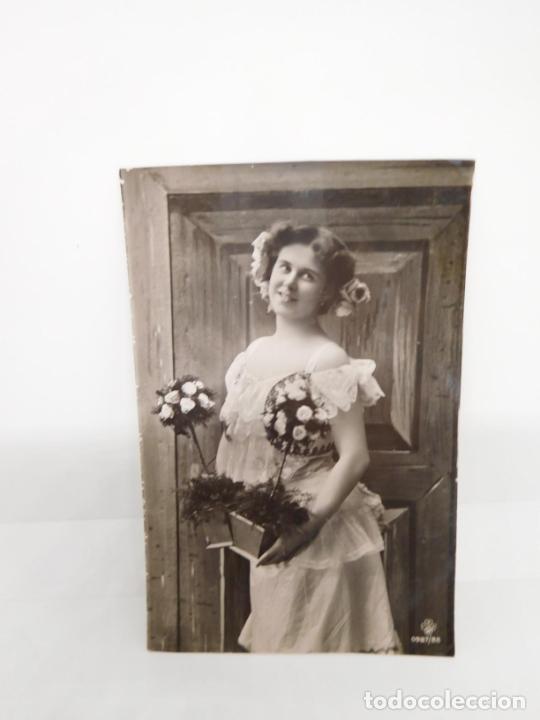 Postales: M69 Postal principios del s. XX. Galantes y mujeres. Enamorados. Parejas. Art Dec&oacute;. Sin circular. 11