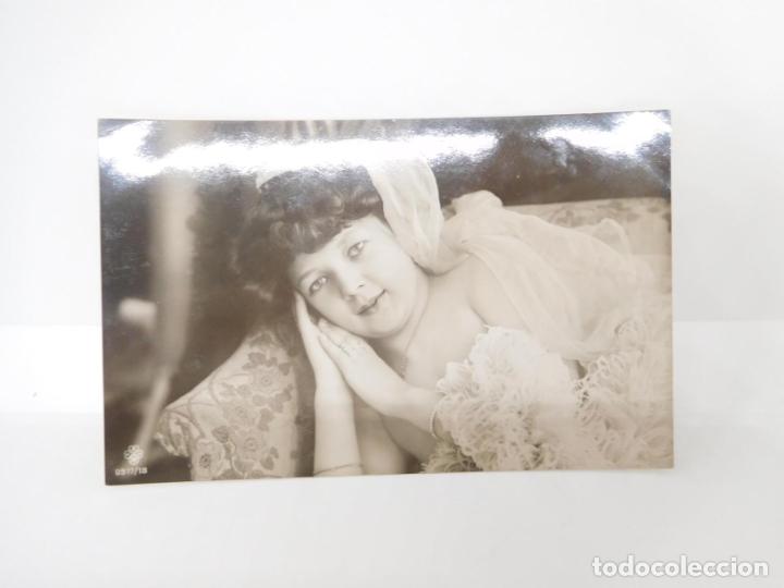 Postales: M69 Postal principios del s. XX. Galantes y mujeres. Enamorados. Parejas. Art Dec&oacute;. Sin circular. 14