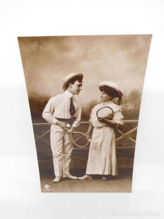 Postcards: M69 Postal principios del s. XX. Galantes y mujeres. Enamorados. Parejas. Art Dec&oacute;. Sin circular. 19