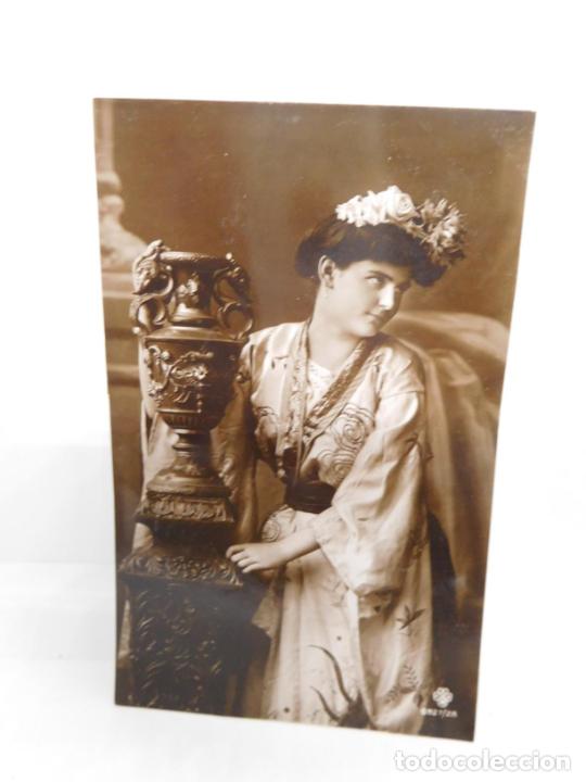 Postales: M69 Postal principios del s. XX. Galantes y mujeres. Enamorados. Parejas. Art Dec&oacute;. Sin circular. 27