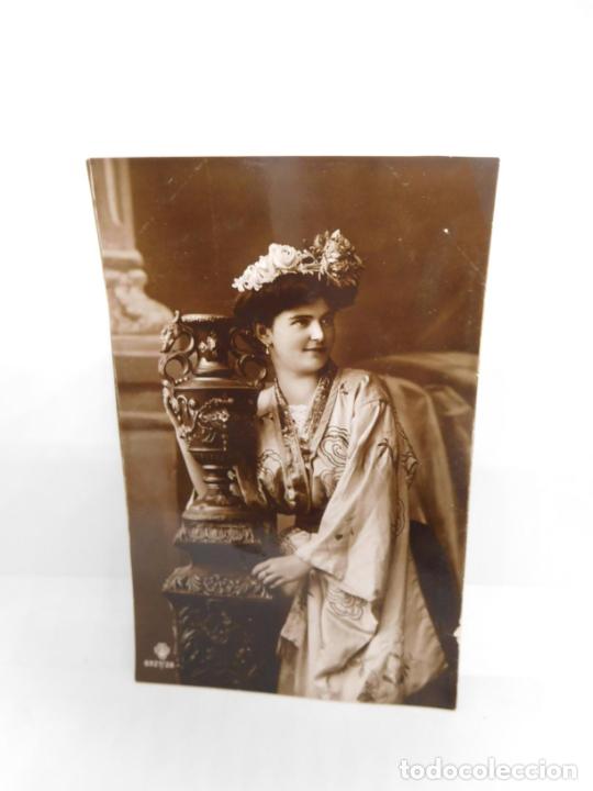 Postales: M69 Postal principios del s. XX. Galantes y mujeres. Enamorados. Parejas. Art Dec&oacute;. Sin circular. 28
