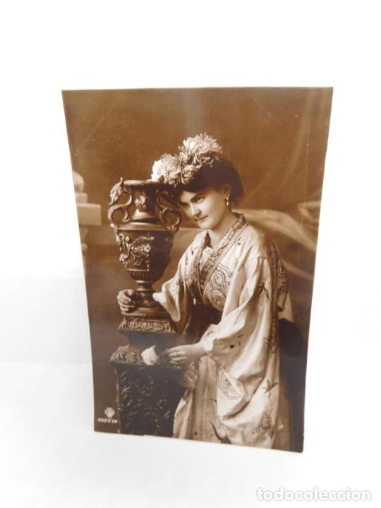 Postales: M69 Postal principios del s. XX. Galantes y mujeres. Enamorados. Parejas. Art Dec&oacute;. Sin circular. 29