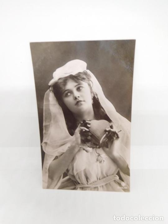 Postales: M69 Postal principios del s. XX. Galantes y mujeres. Enamorados. Parejas. Art Dec&oacute;. Sin circular. 30