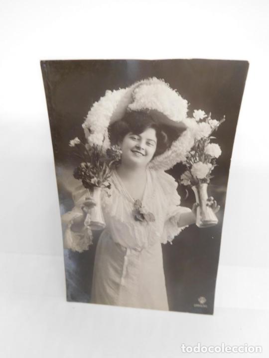 Postales: M69 Postal principios del s. XX. Galantes y mujeres. Enamorados. Parejas. Art Dec&oacute;. Sin circular. 38