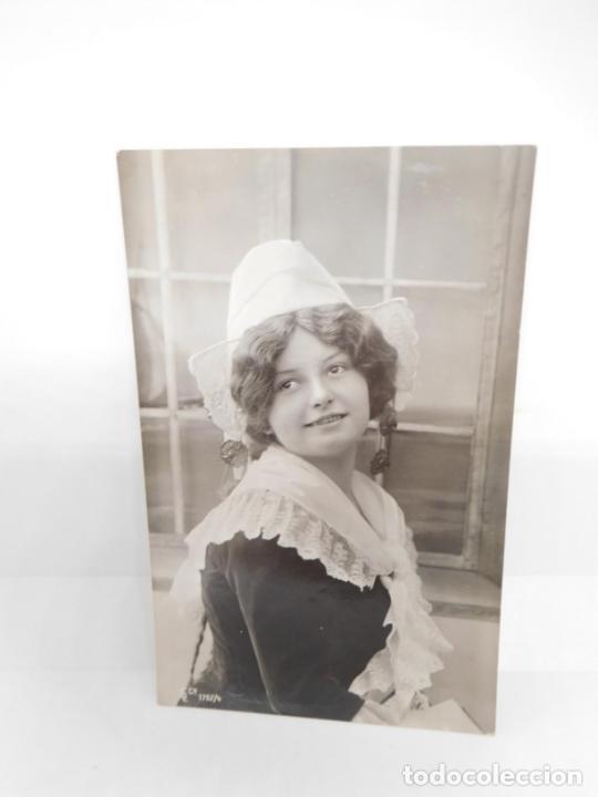 Postales: M69 Postal principios del s. XX. Galantes y mujeres. Enamorados. Parejas. Art Dec&oacute;. Sin circular. 41