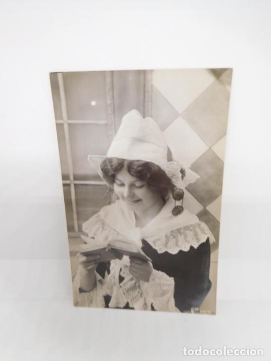 Postales: M69 Postal principios del s. XX. Galantes y mujeres. Enamorados. Parejas. Art Dec&oacute;. Sin circular. 42