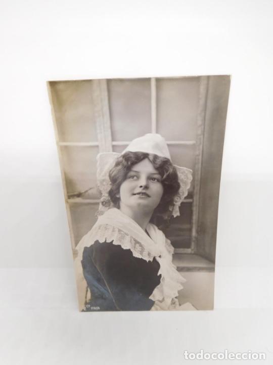 Postales: M69 Postal principios del s. XX. Galantes y mujeres. Enamorados. Parejas. Art Dec&oacute;. Sin circular. 44