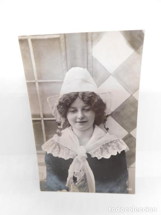 Postales: M69 Postal principios del s. XX. Galantes y mujeres. Enamorados. Parejas. Art Dec&oacute;. Sin circular. 45